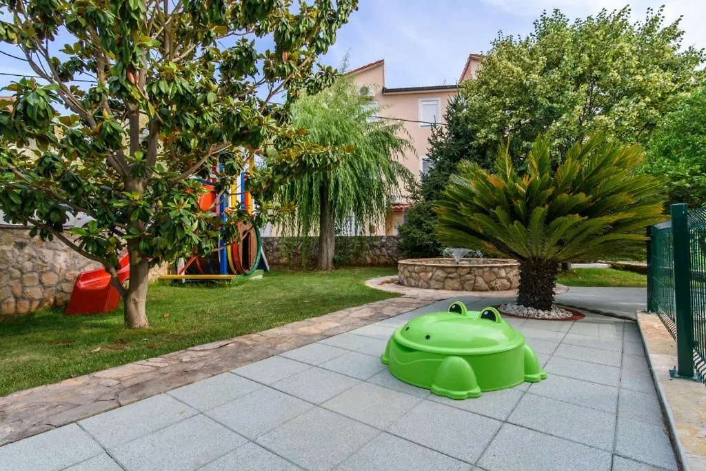 Holiday Apartment In Okrug Gornji With Terrace, Air Conditioning, Wifi 3436-1 Trogir 0*,  Croatia